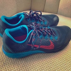 Nike size 8 trail running sneakers